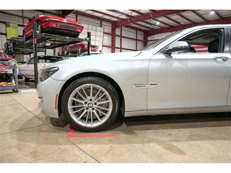 2013 BMW F01/F02 750i & 760Li Sedan - Image 3 of 31