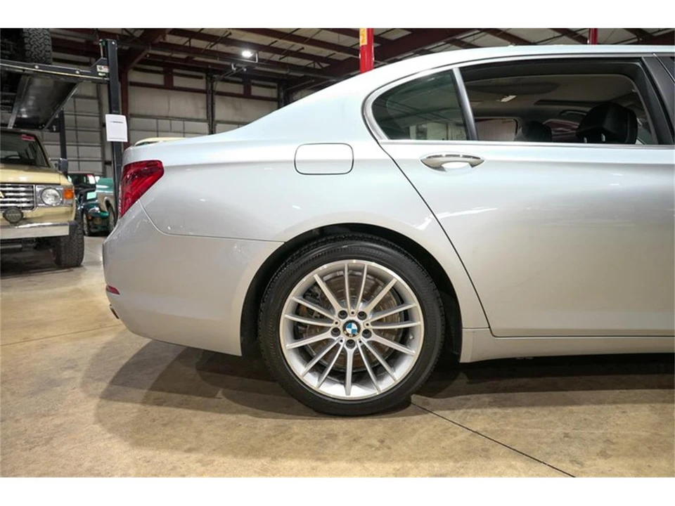 2013 BMW F01/F02 750i & 760Li Sedan - Image 9 of 31
