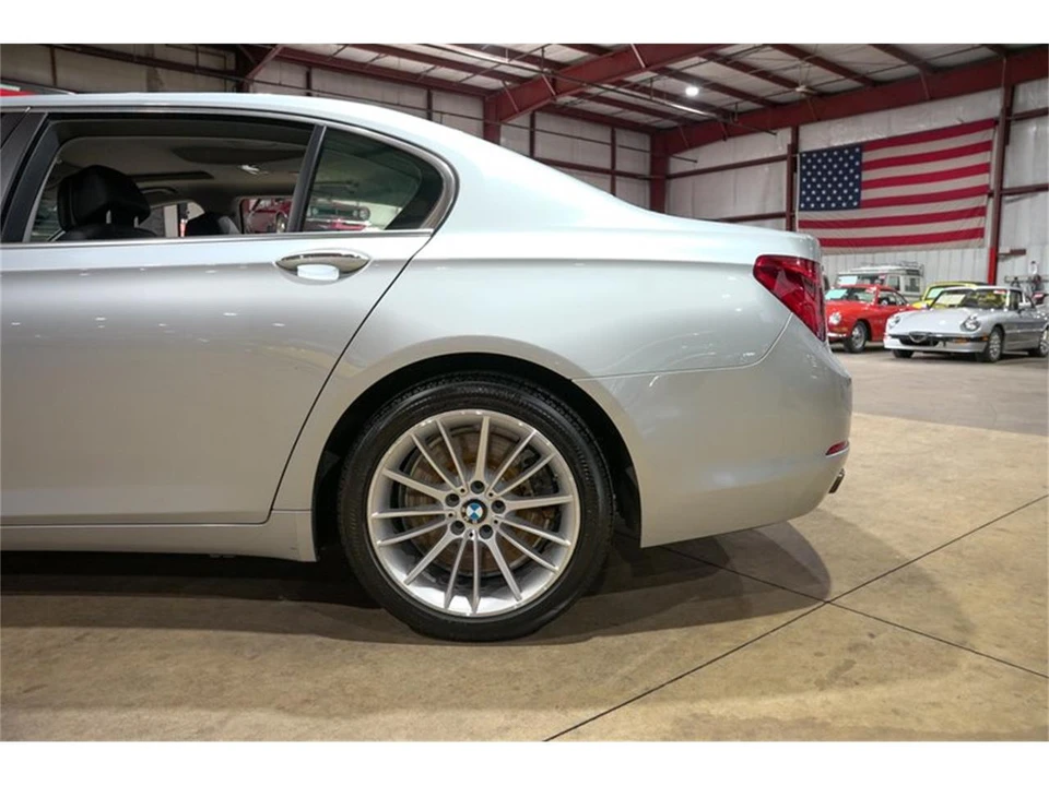 2013 BMW F01/F02 750i & 760Li Sedan - Image 5 of 31