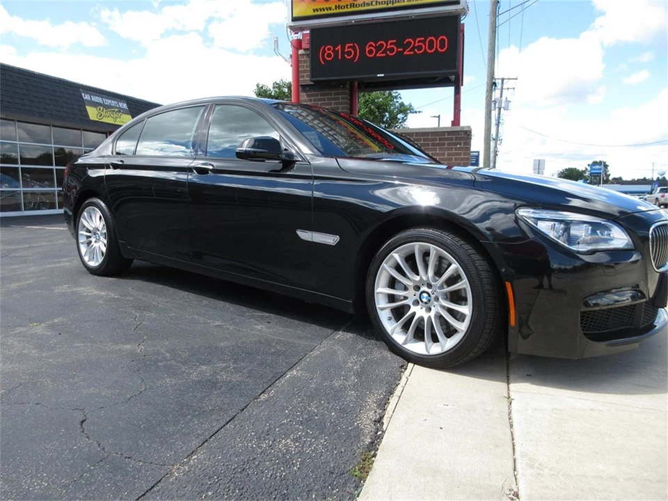 2013 BMW F01/F02 750i & 760Li Sedan - Image 5 of 31