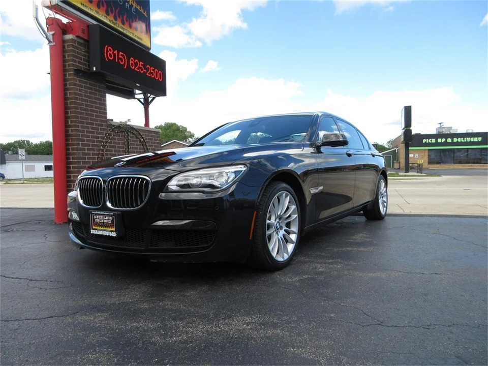 2013 BMW F01/F02 750i & 760Li Sedan - Image 19 of 31