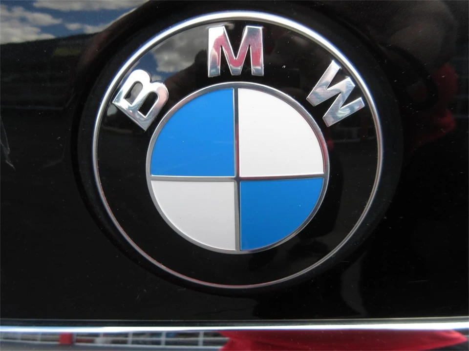 2013 BMW F01/F02 750i & 760Li Sedan - Image 23 of 31