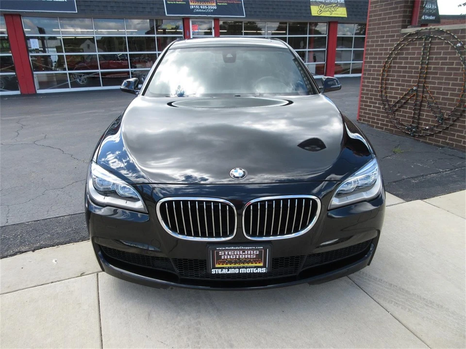2013 BMW F01/F02 750i & 760Li Sedan - Image 2 of 31