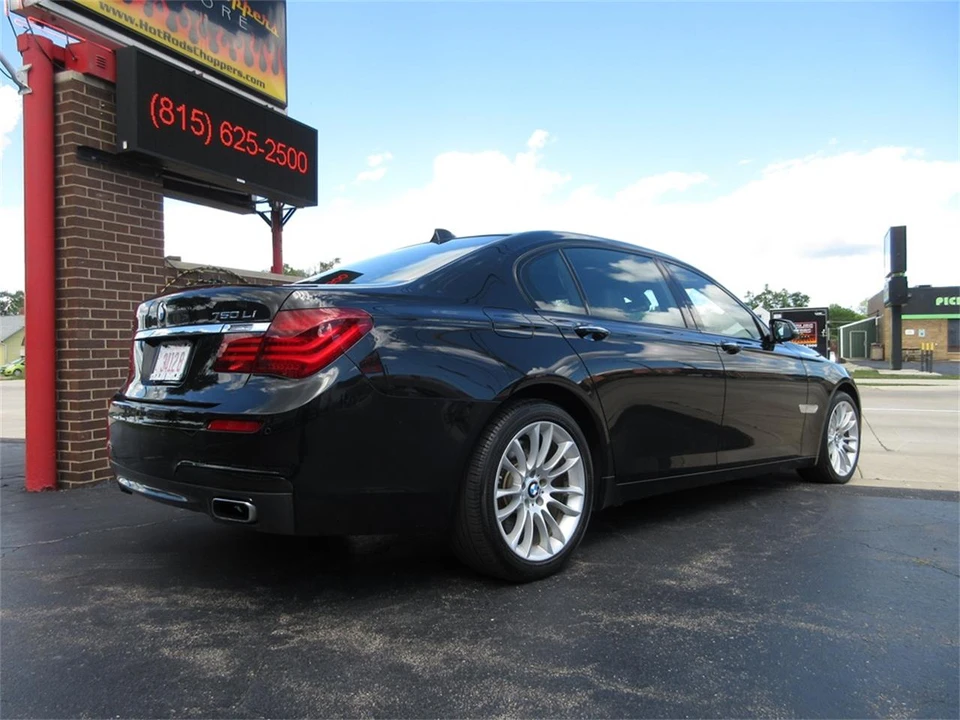 2013 BMW F01/F02 750i & 760Li Sedan - Image 9 of 31