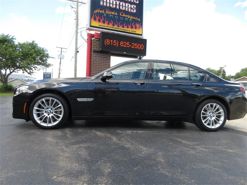 2013 BMW F01/F02 750i & 760Li Sedan - Image 16 of 31