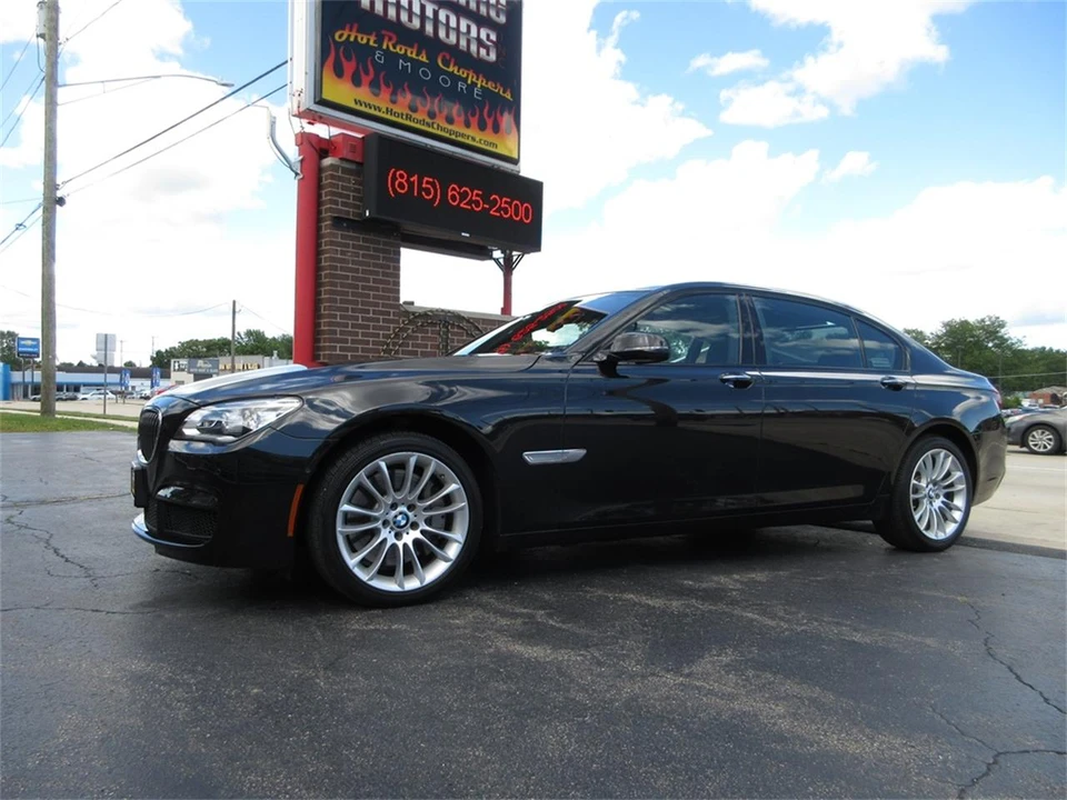 2013 BMW F01/F02 750i & 760Li Sedan - Image 18 of 31