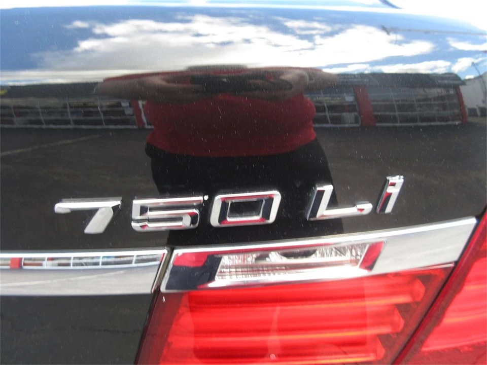 2013 BMW F01/F02 750i & 760Li Sedan - Image 24 of 31