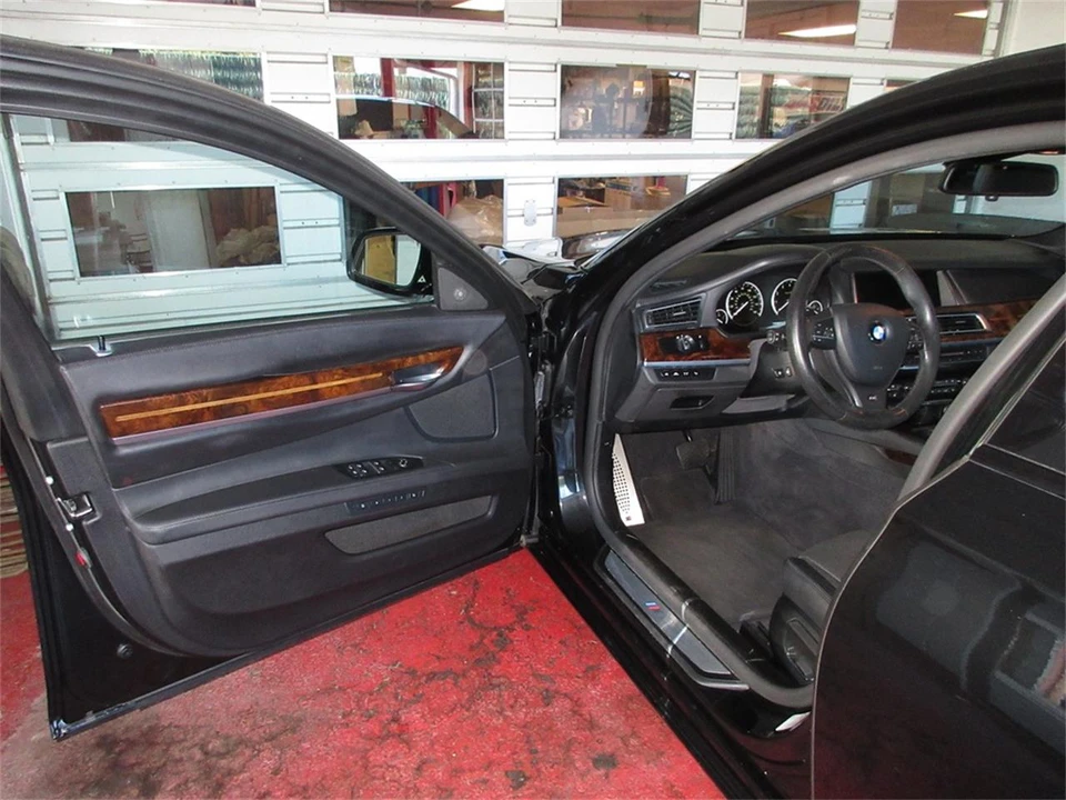 2013 BMW F01/F02 750i & 760Li Sedan - Image 27 of 31