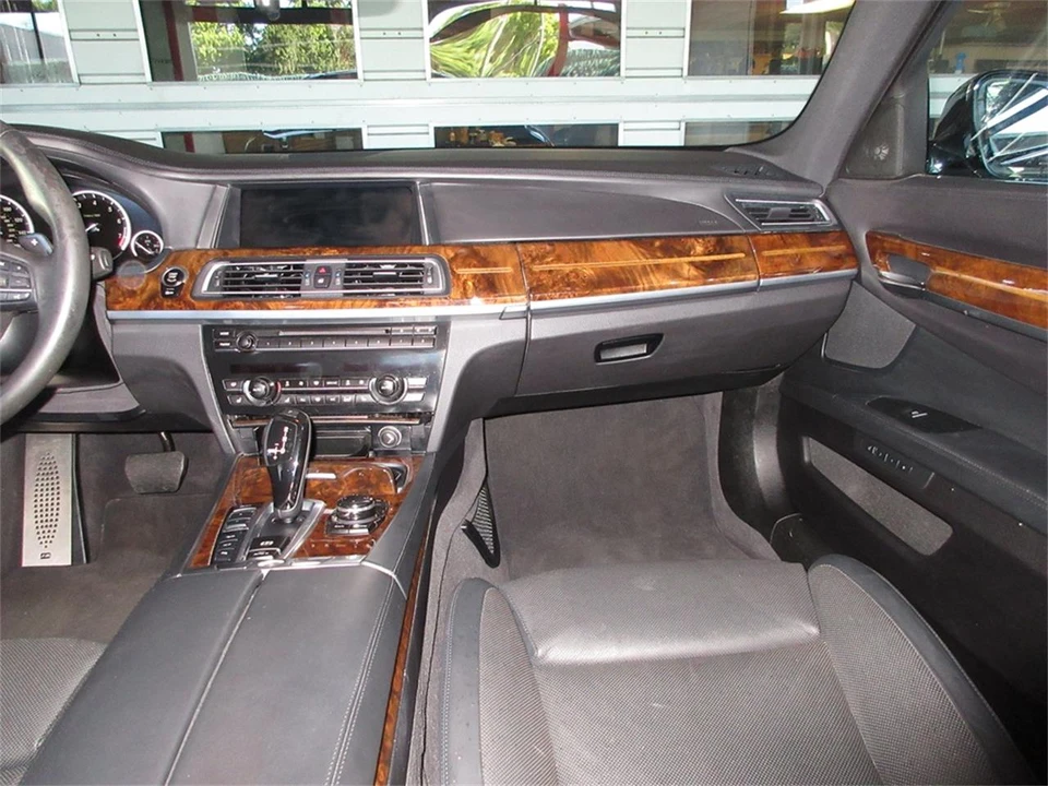 2013 BMW F01/F02 750i & 760Li Sedan - Image 30 of 31