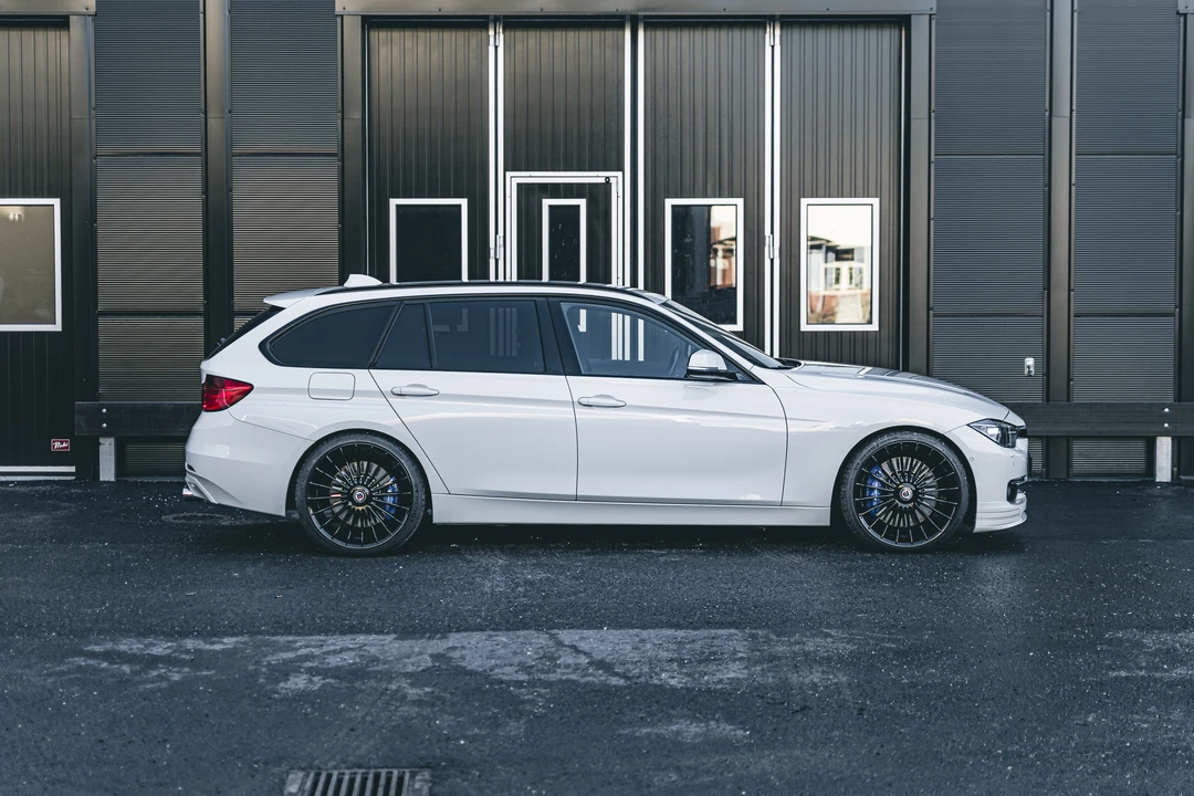 2013 BMW Alpina B3 - Image 9 of 31