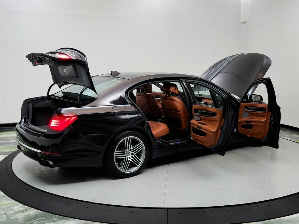 2013 BMW Alpina B7 - Image 11 of 12