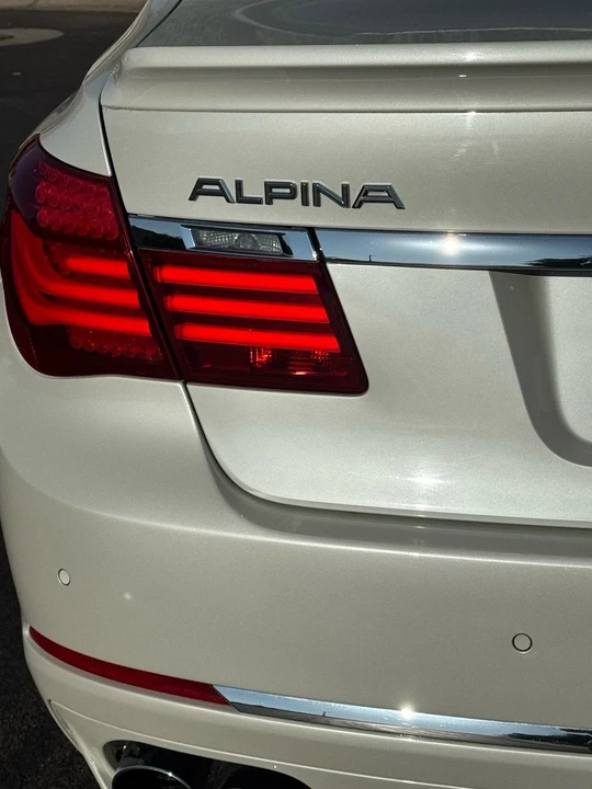 2013 BMW Alpina B7 - Image 6 of 20
