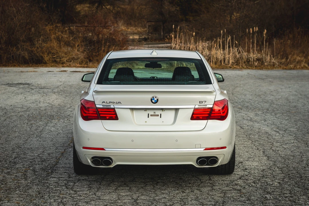 2013 BMW Alpina B7 - Image 30 of 31