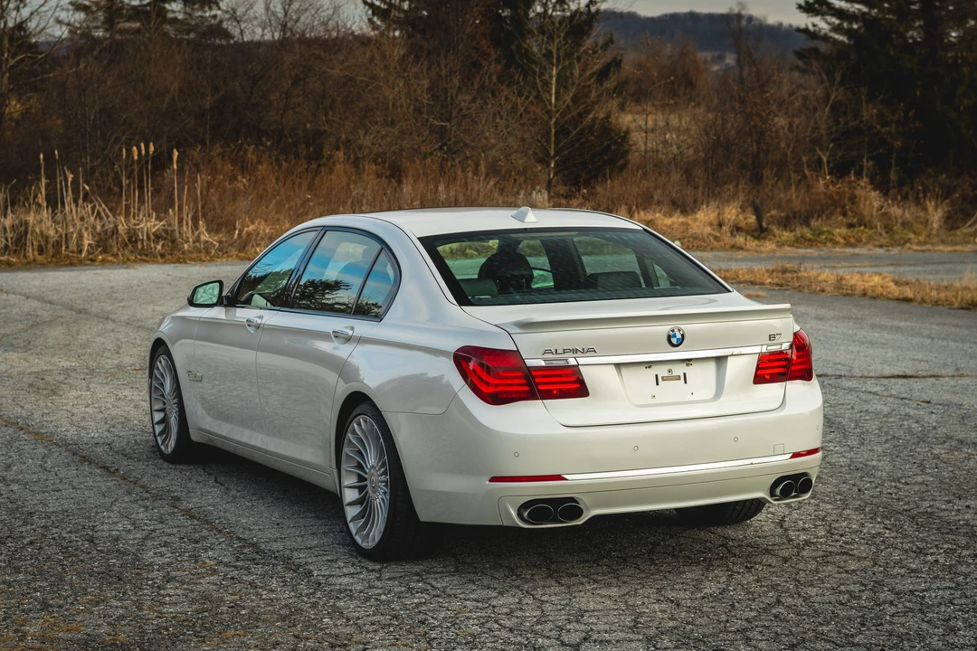 2013 BMW Alpina B7 - Image 27 of 31