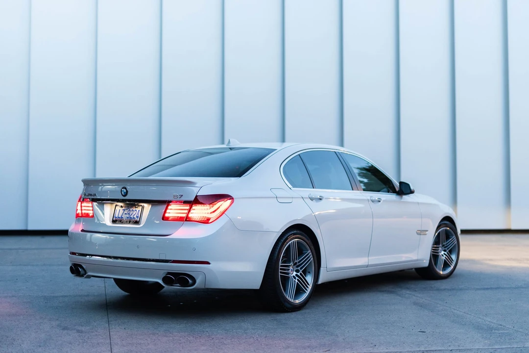 2013 BMW Alpina B7 - Image 24 of 31