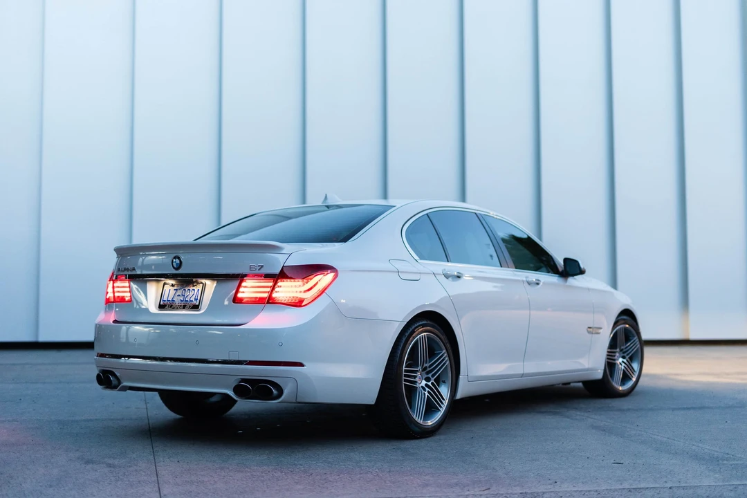 2013 BMW Alpina B7 - Image 23 of 31