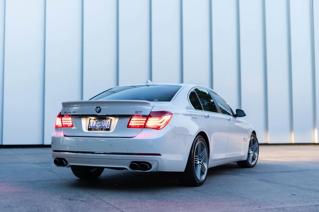 2013 BMW Alpina B7 - Image 19 of 31