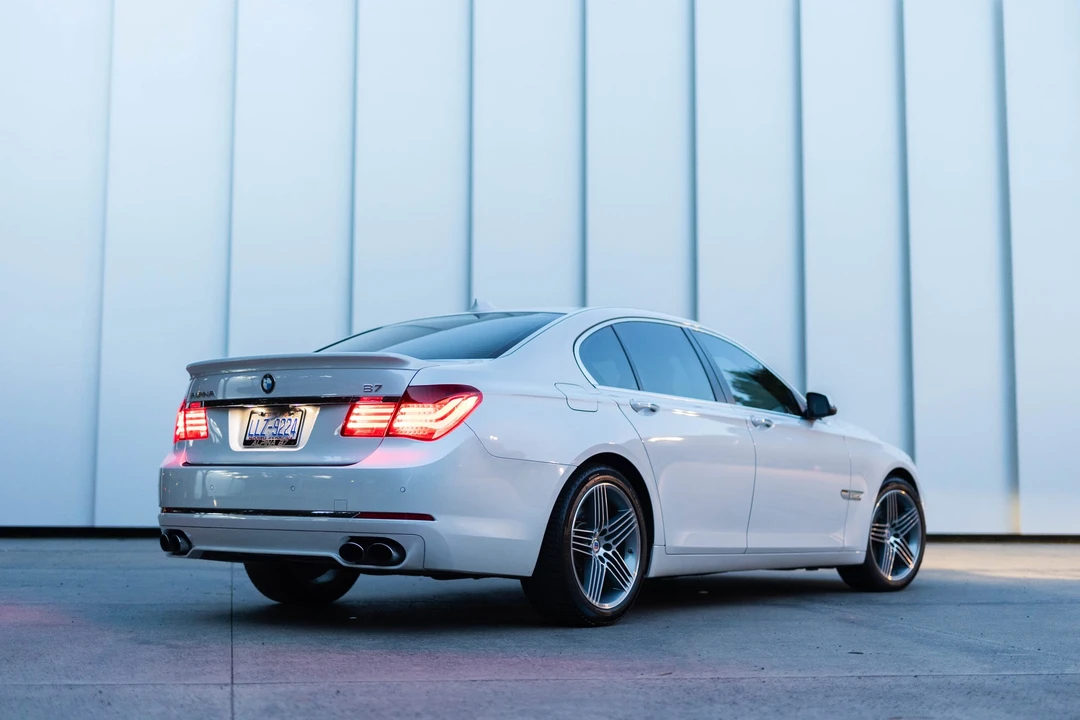 2013 BMW Alpina B7 - Image 21 of 31