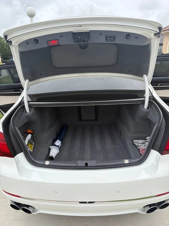 2013 BMW Alpina B7 - Image 10 of 11