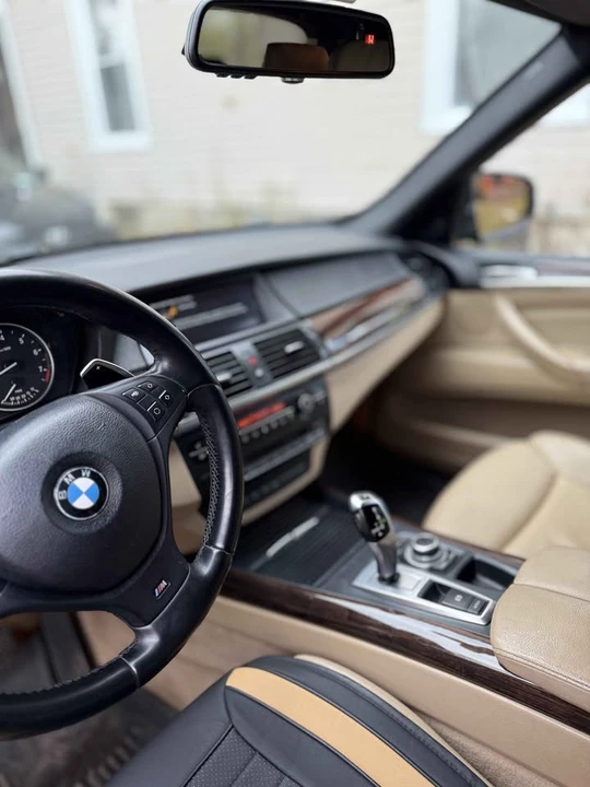 2013 BMW Alpina B7 - Image 2 of 16