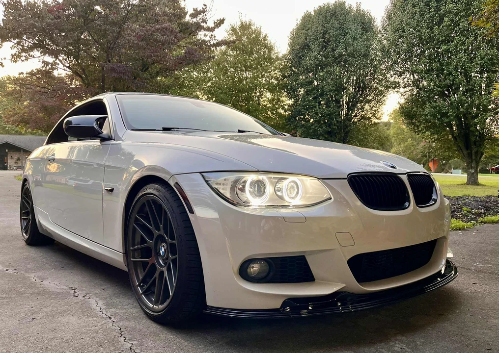 2013 BMW E93 335i Convertible - Image 5 of 5
