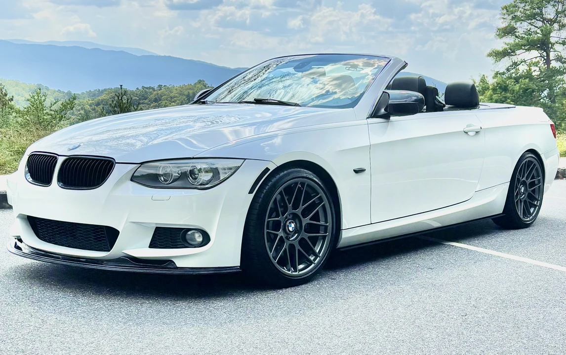 2013 BMW E93 335i Convertible - Image 3 of 5