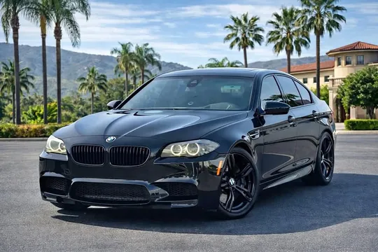 2013 BMW M5 Sedan