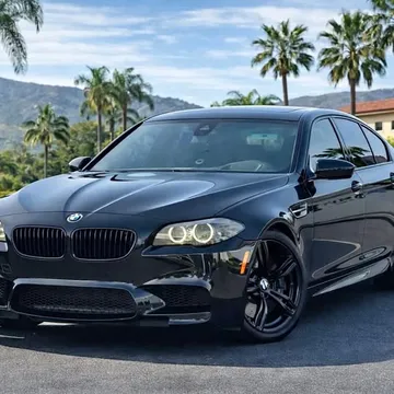 2013 BMW M5 Sedan