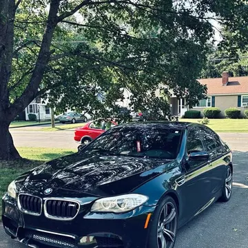 2013 BMW M5 Sedan 4D