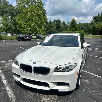 2013 BMW M5 Sedan 4D