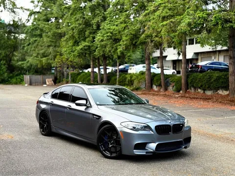 2013 BMW M5 Sedan 4D