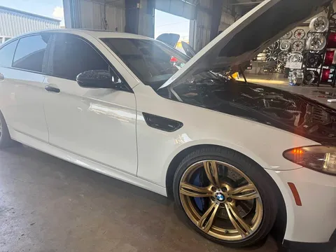 2013 BMW M5 Sedan 4D