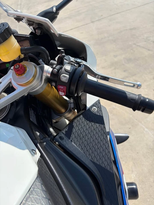 2013 BMW S1000 - Image 11 of 12