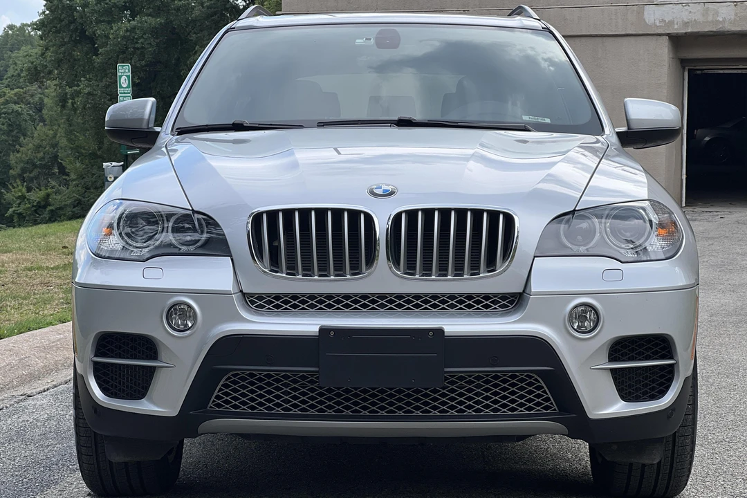 2013 BMW E70 X5 4.8i & xDrive50i - Image 2 of 31