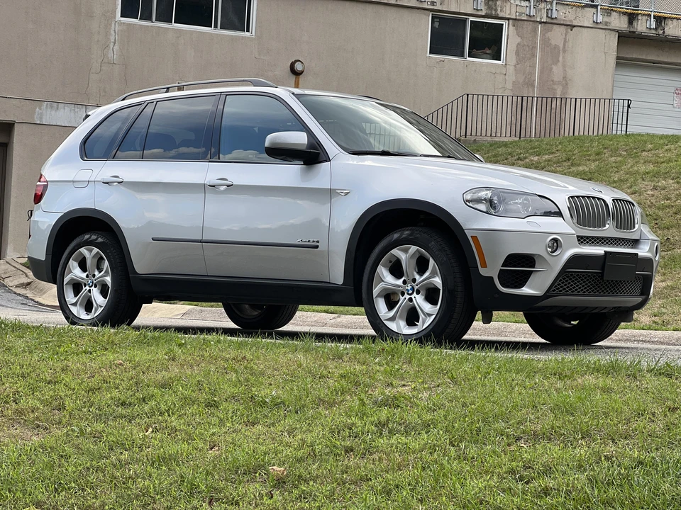2013 BMW E70 X5 4.8i & xDrive50i - Image 26 of 31