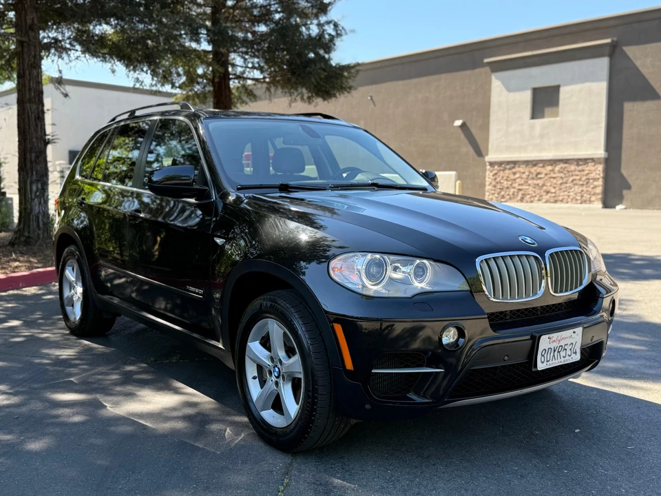 2013 BMW E70 X5 4.8i & xDrive50i - Image 9 of 31