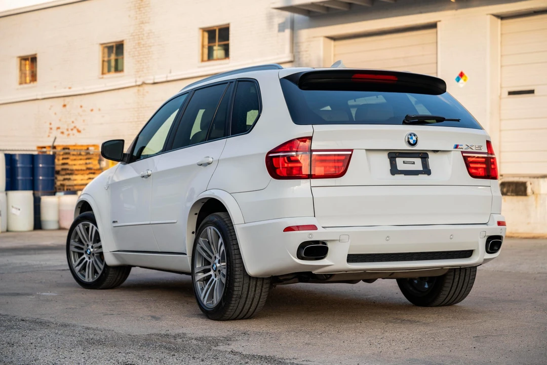 2013 BMW E70 X5 4.8i & xDrive50i - Image 17 of 31