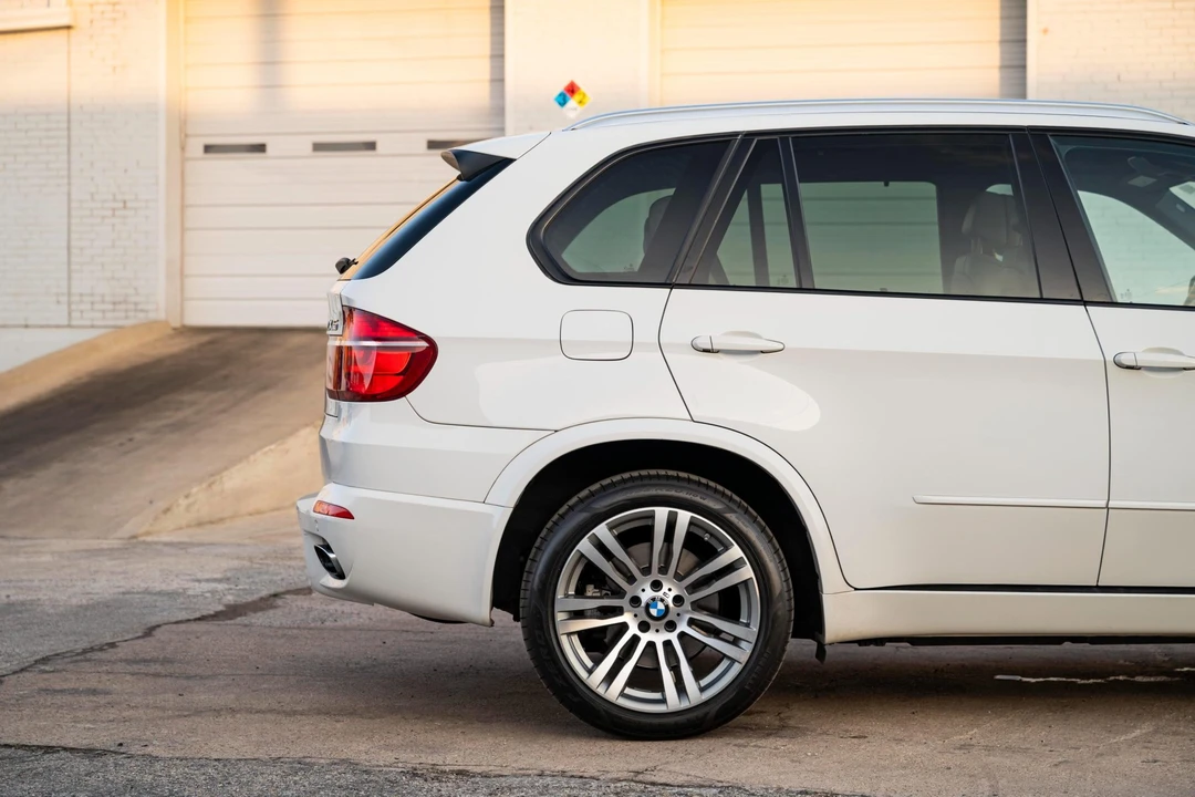 2013 BMW E70 X5 4.8i & xDrive50i - Image 27 of 31