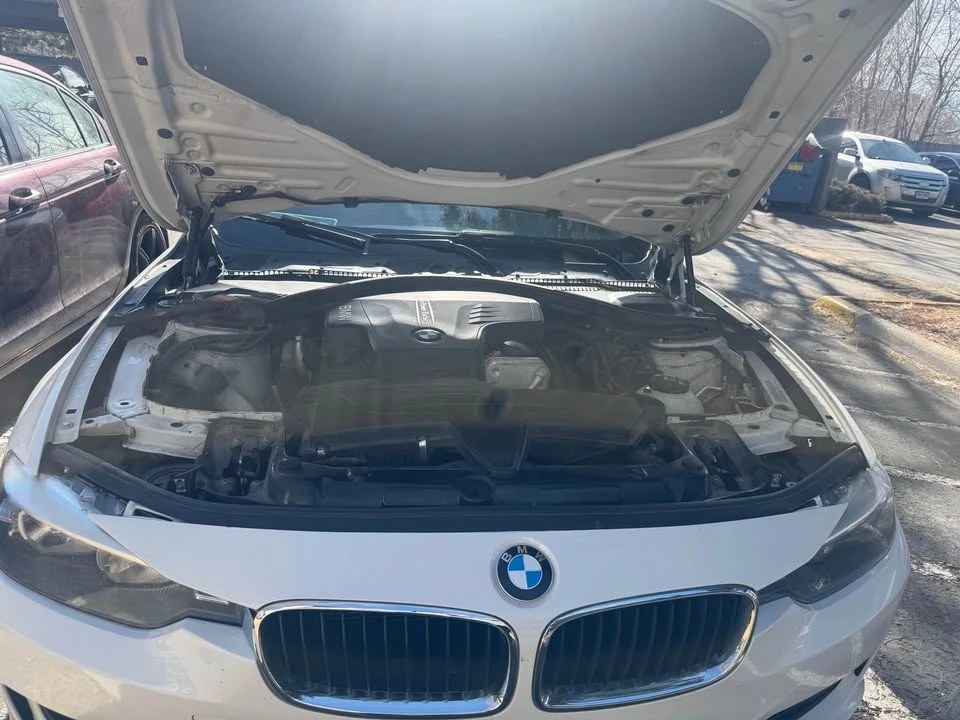 2013 BMW i3 - Image 11 of 12