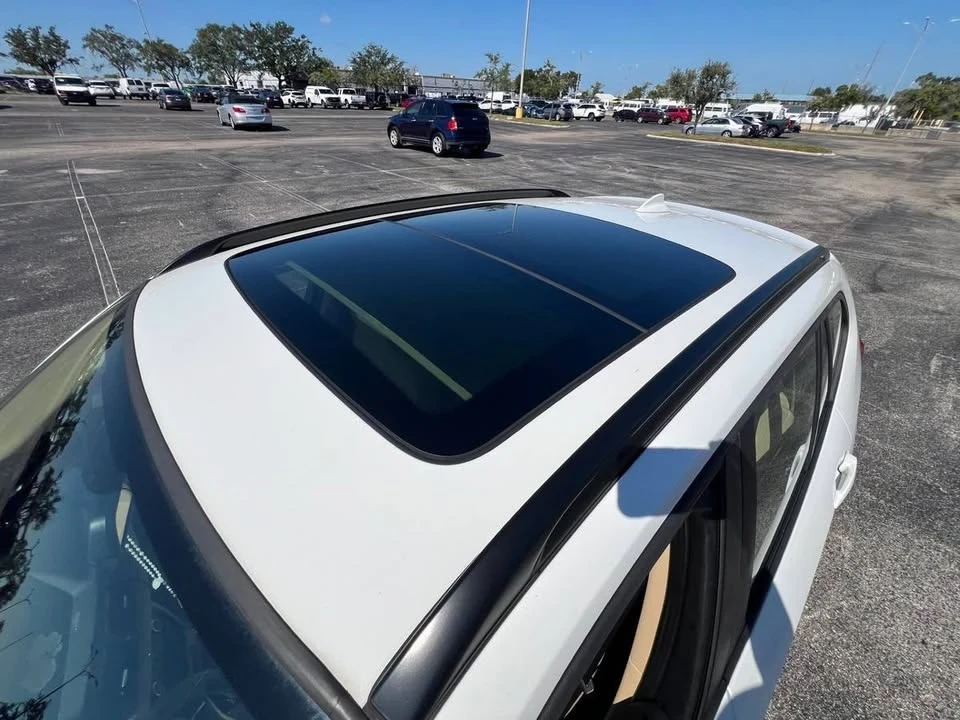 2013 BMW E84 X1 - Image 10 of 19