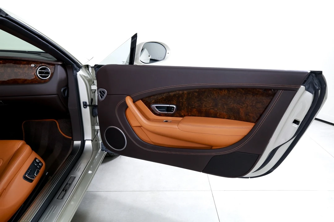 2013 Bentley - Image 19 of 31