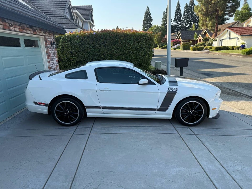 2013 Ford S197 Mustang Boss 302 - Image 2 of 9