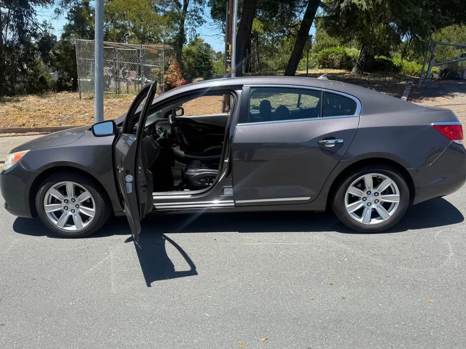 2013 Buick LaCrosse - Image 2 of 12