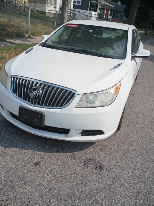 2013 Buick LaCrosse - Image 2 of 8