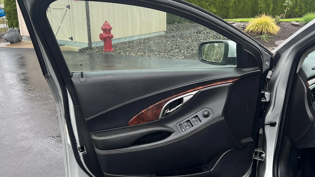 2013 Buick LaCrosse - Image 12 of 25