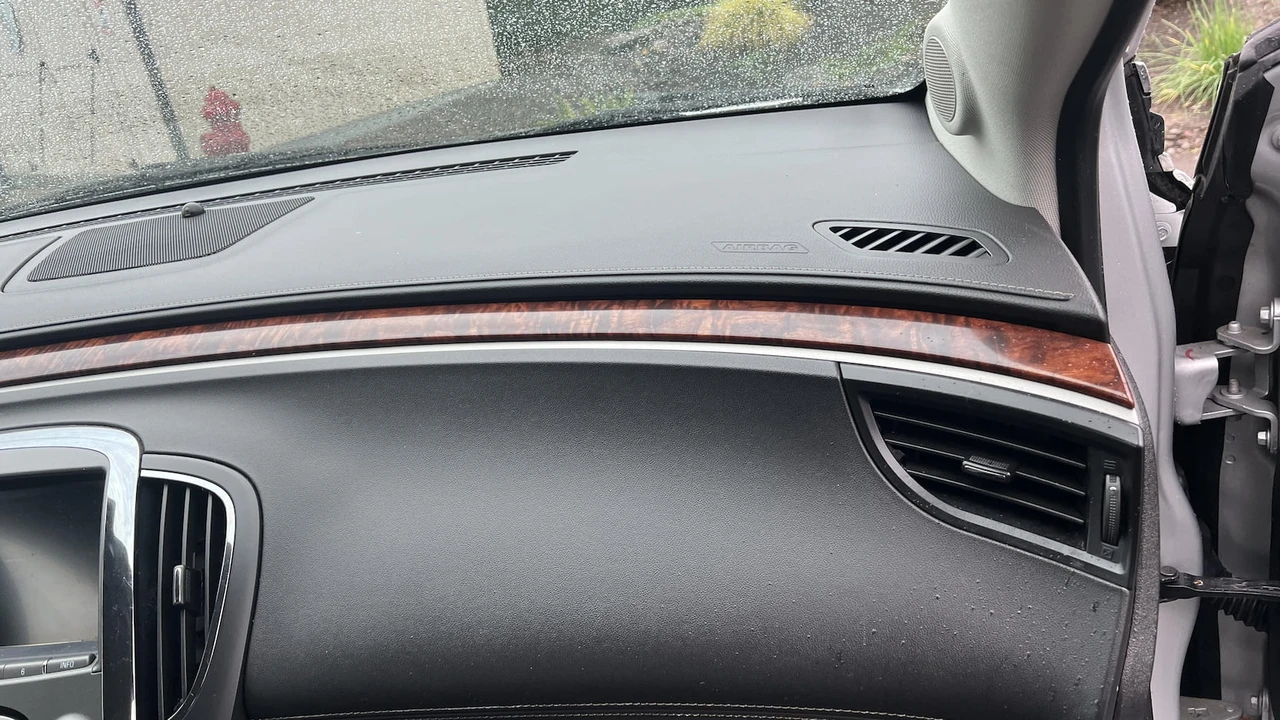 2013 Buick LaCrosse - Image 17 of 25
