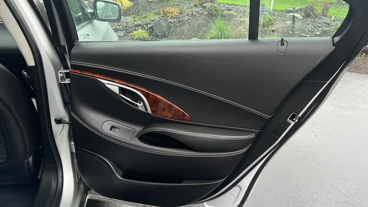 2013 Buick LaCrosse - Image 18 of 25