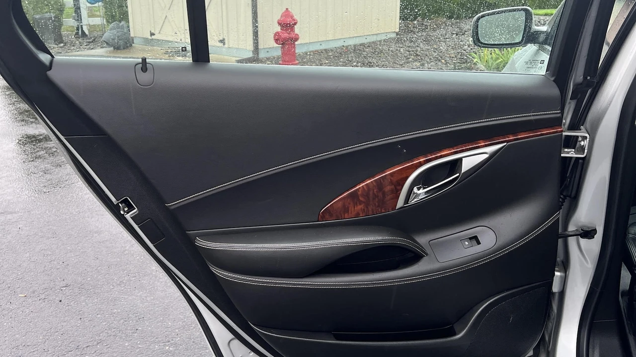 2013 Buick LaCrosse - Image 19 of 25