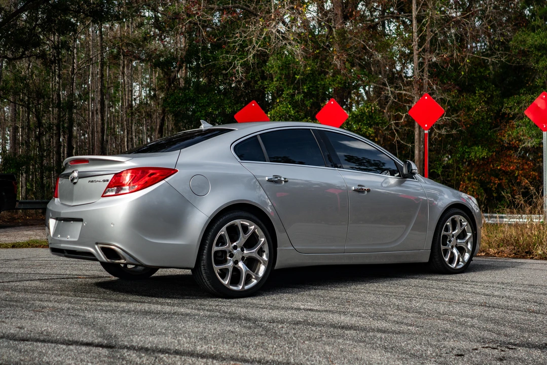 2013 Buick Regal - Image 25 of 31