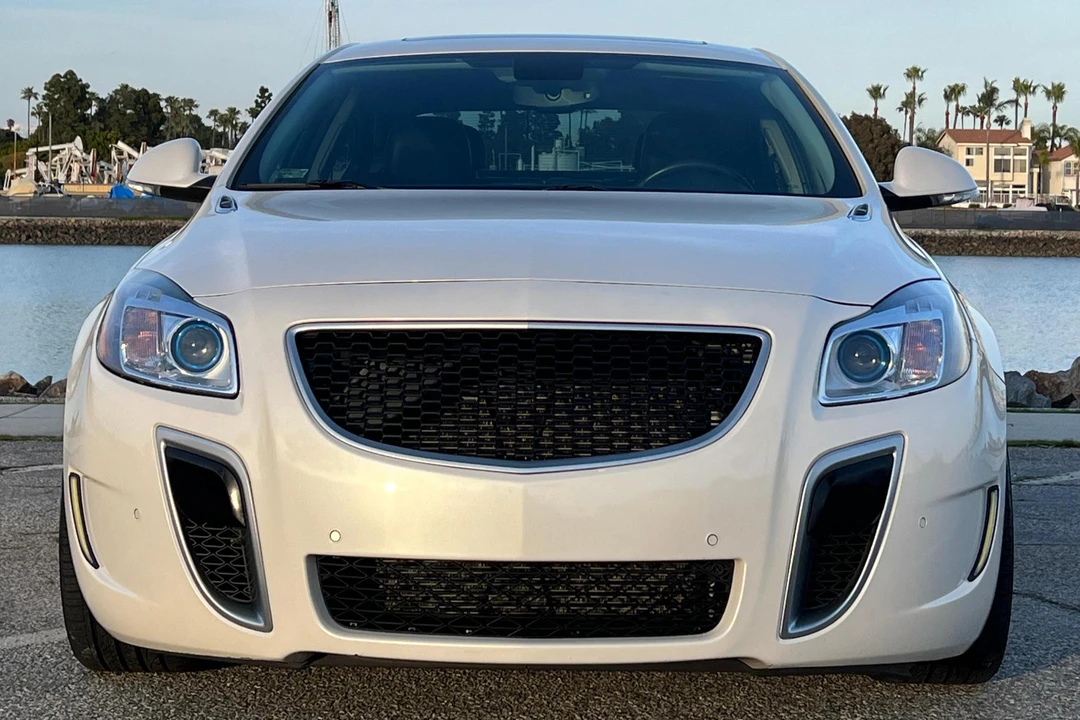 2013 Buick Regal - Image 2 of 29